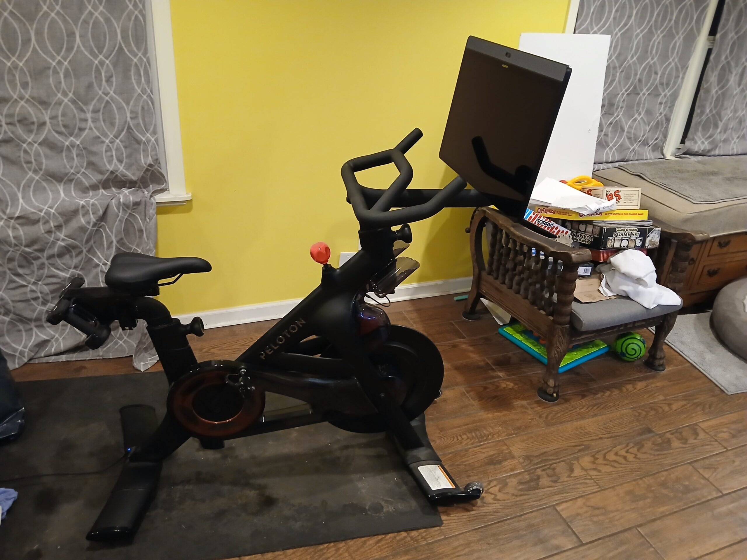 Peloton Bike Plus 2021 Excellent Cond – – Kissimmee, Florida - Image 3