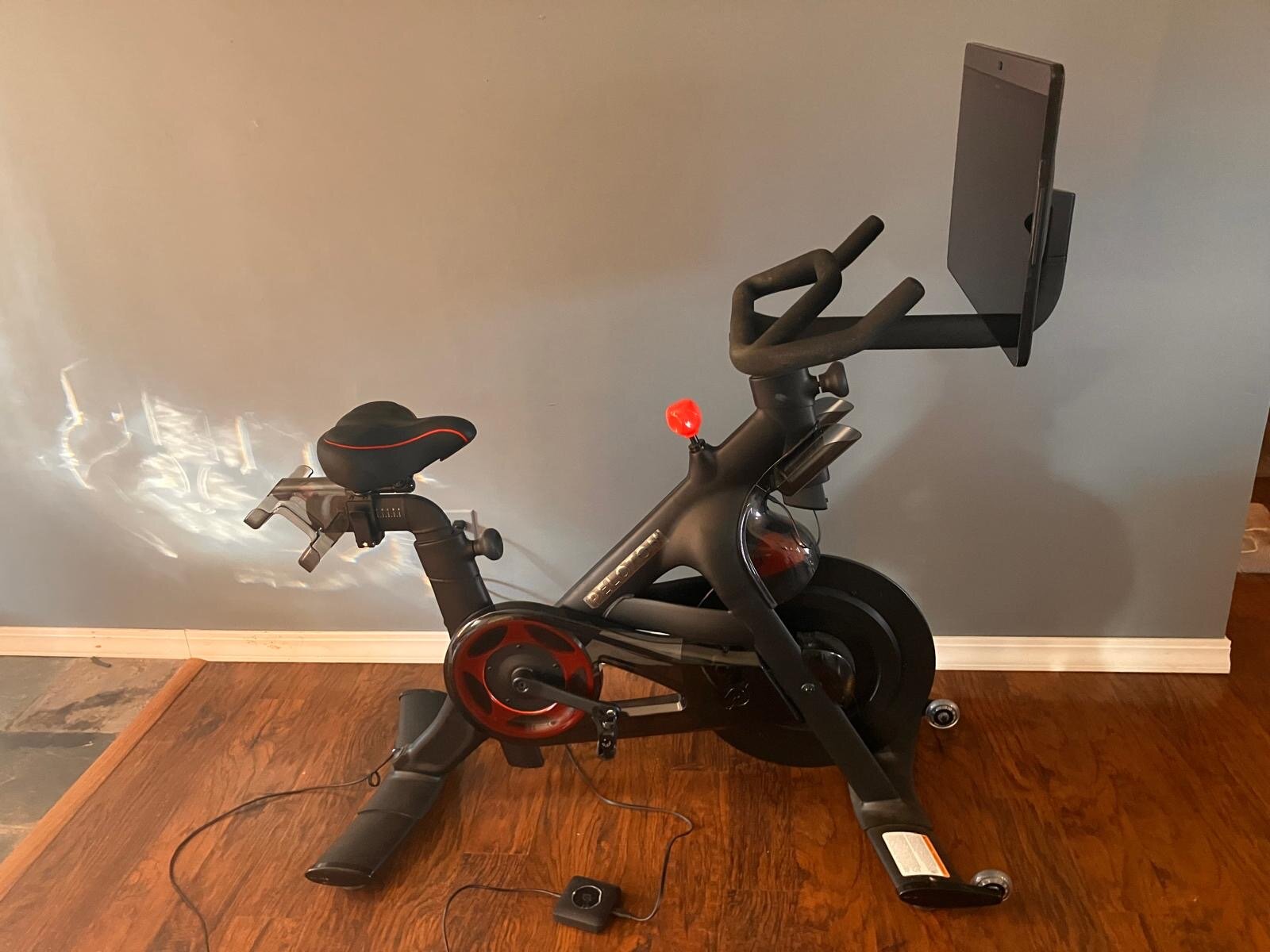 2023 Peloton Bike Plus – Excellent, <30 Rides, Horseshoe Bend - Image 2