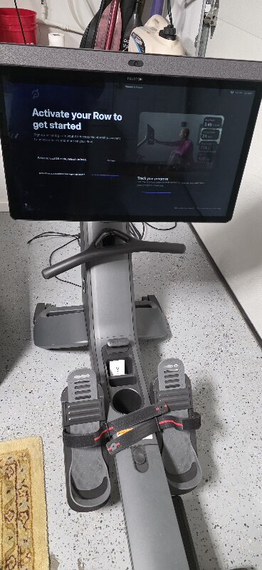 2023 Peloton Row – Excellent Condition, Includes Mats & Bottle – Greenbank, WA - Image 3