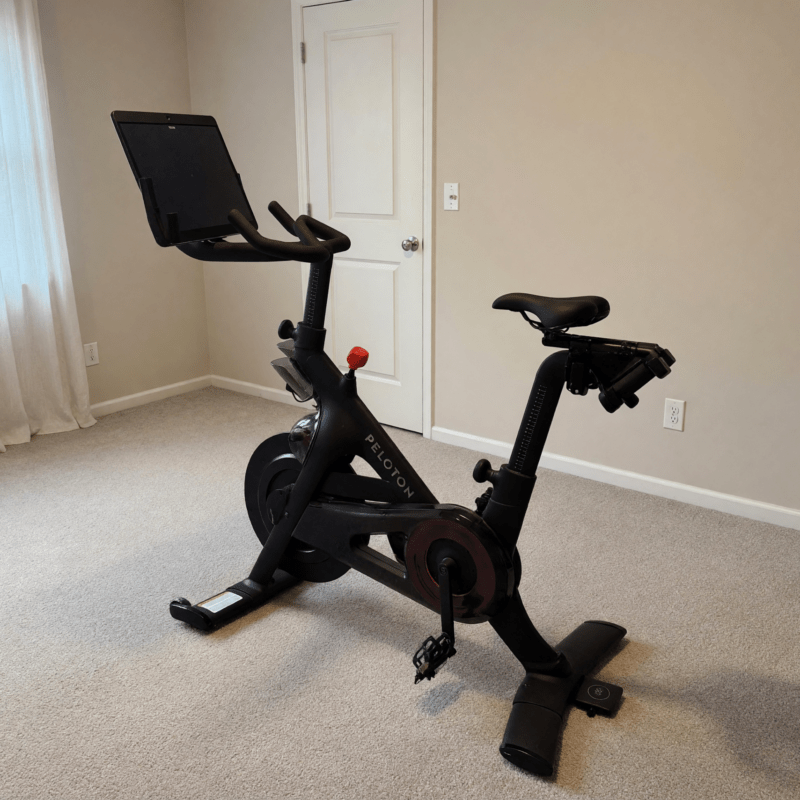 2021 Peloton Bike Plus Very Good Condition with Shoes Mat and Weights – Kansas City, MO