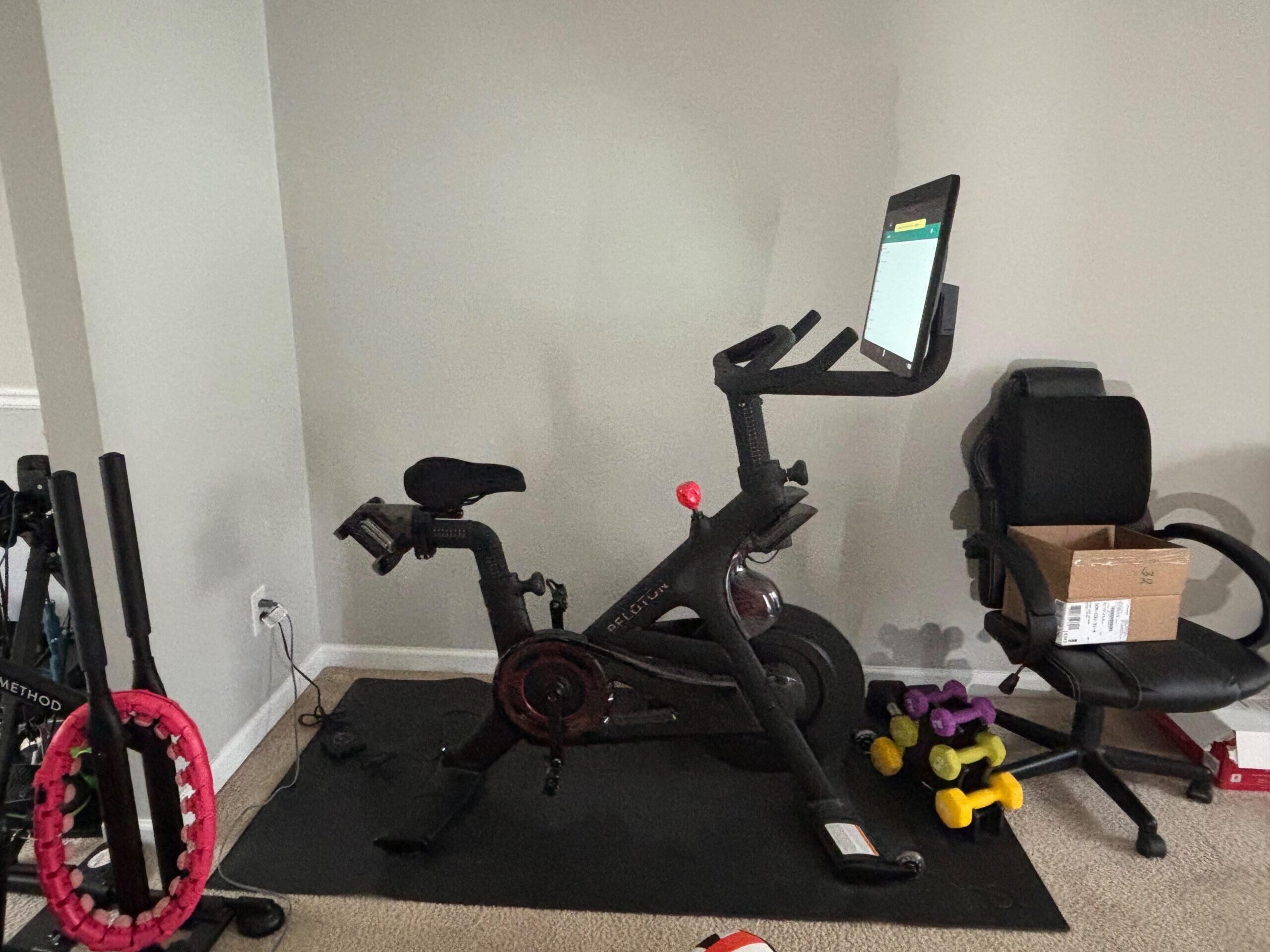 2022 Peloton Bike Plus Excellent Condition Low Usage 0-50 Rides – Snellville, GA - Image 3