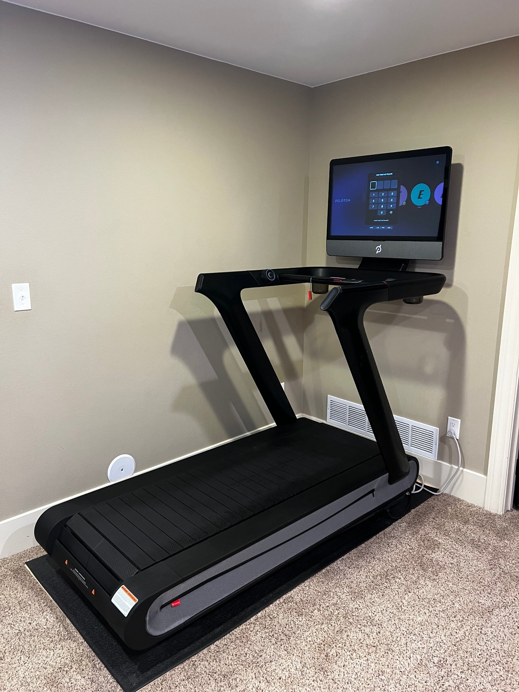 2022 Peloton Tread Plus – Excellent Condition, Includes Mat & Safety Guard – Grand Forks, ND - Image 3