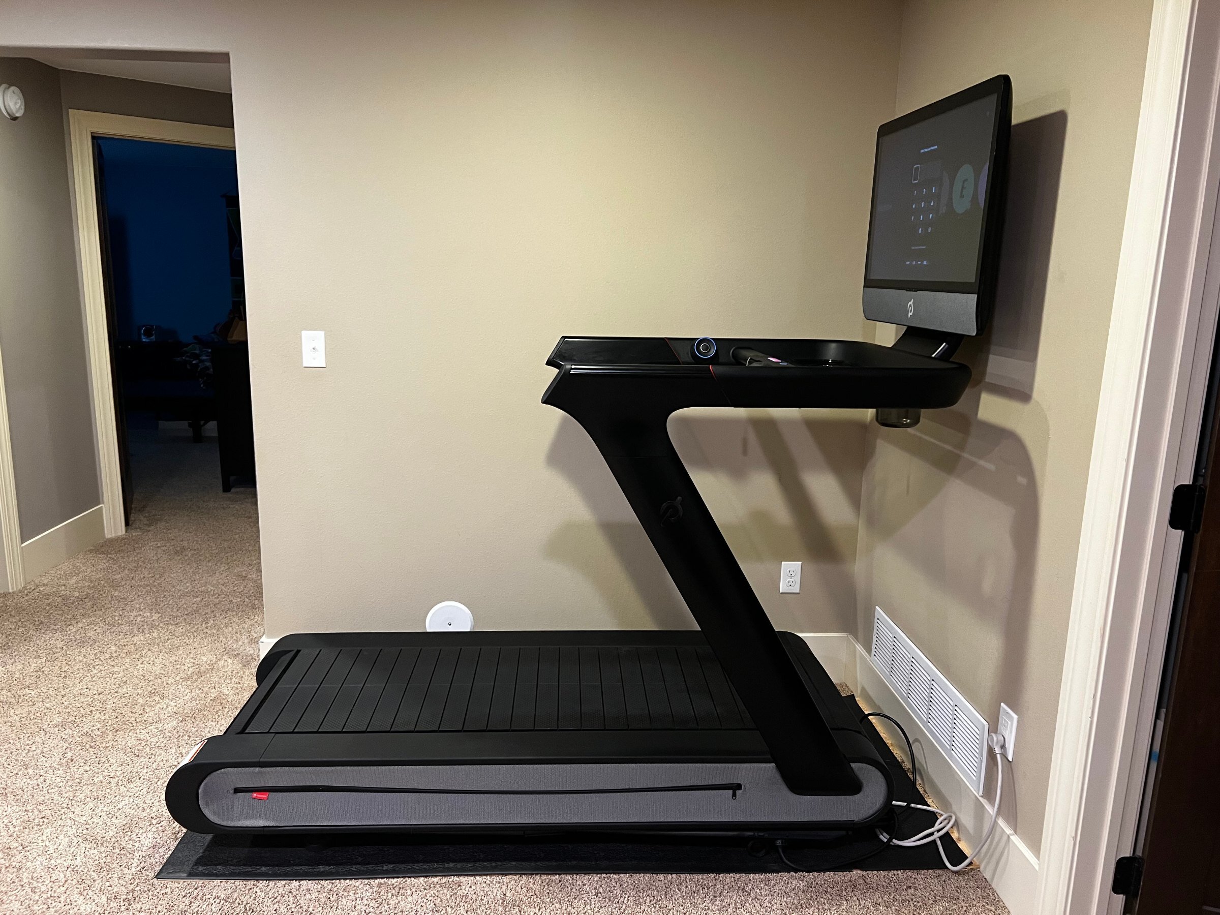 2022 Peloton Tread Plus – Excellent Condition, Includes Mat & Safety Guard – Grand Forks, ND - Image 2