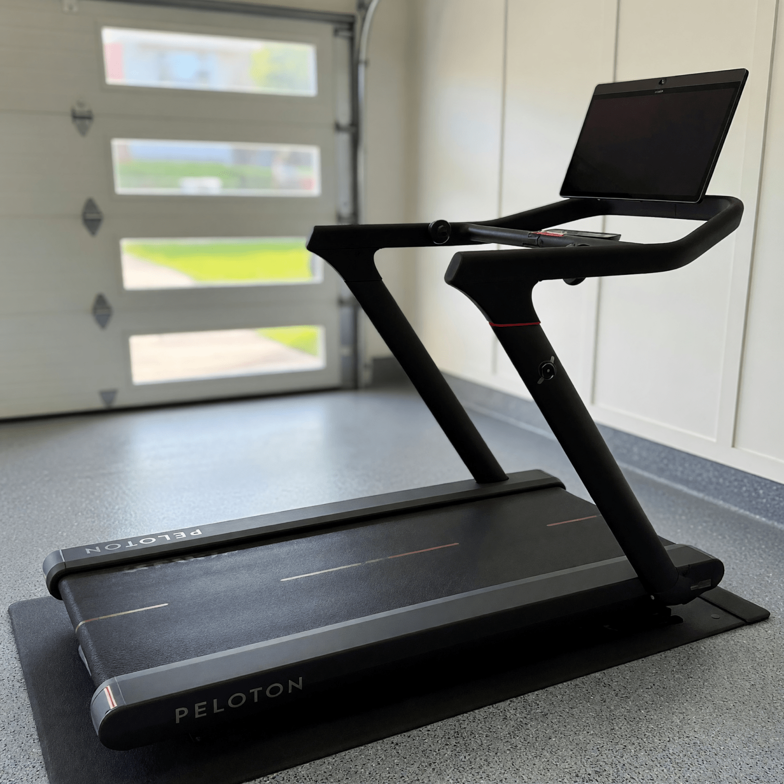 2023 Peloton Tread – Excellent Condition, Includes Mat – Elmhurst, NY