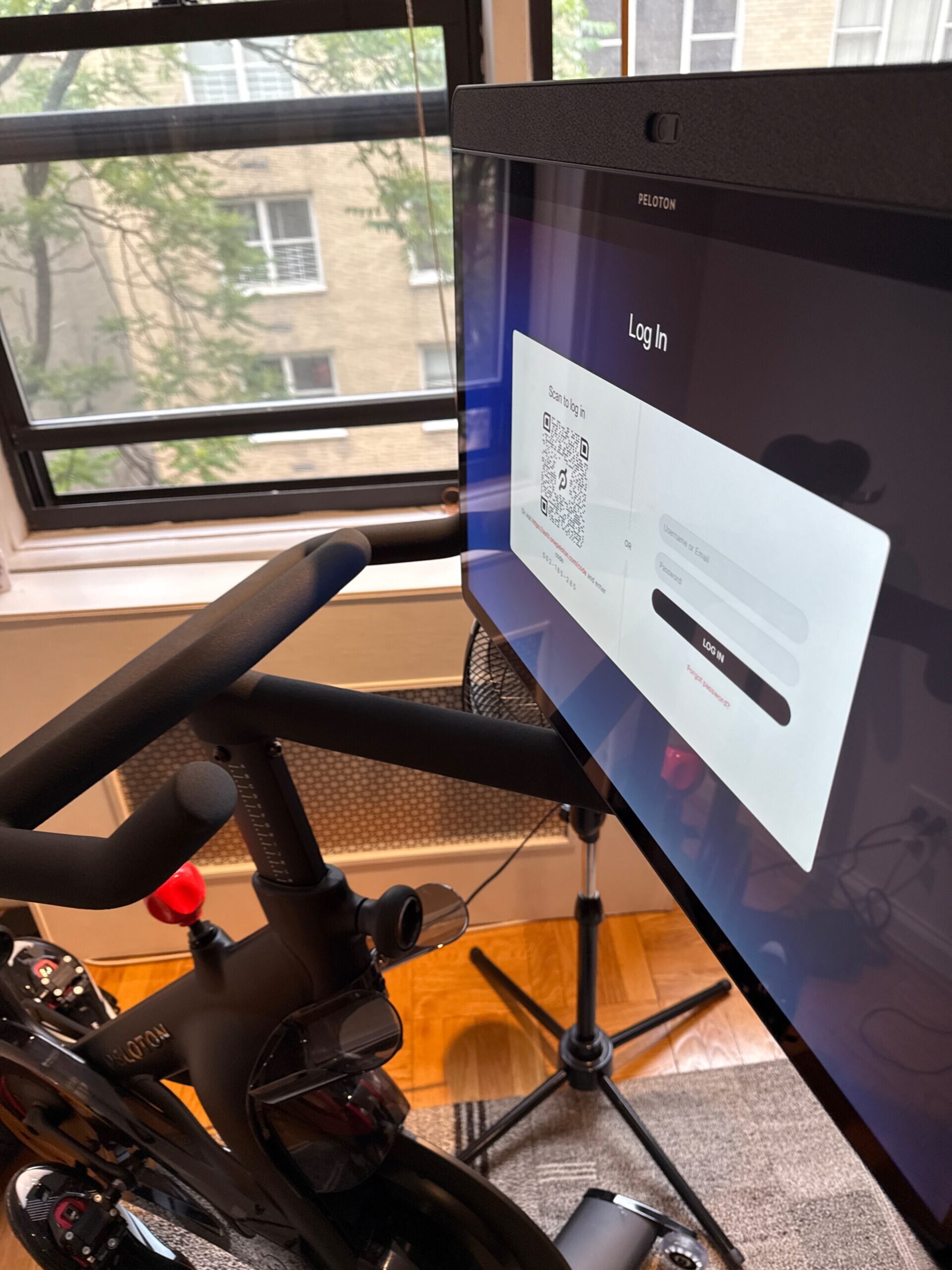 Peloton Bike Plus (40 Rides, 2025) – New York - Image 4